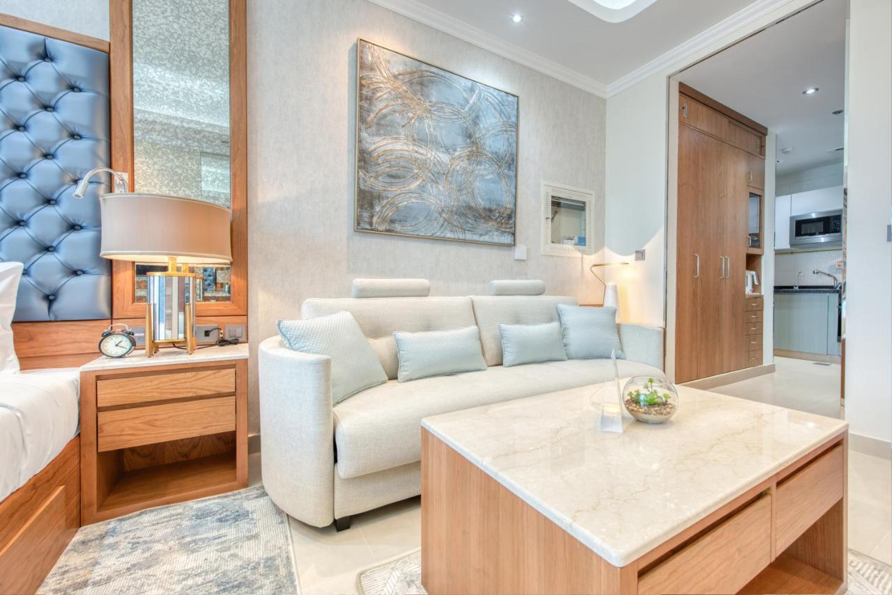 Special Offer Classy With Canal & Views By Deluxe Homes * Dubai